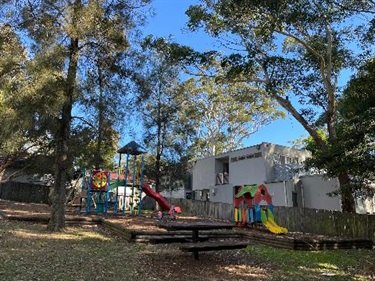 play unit - fully fenced park