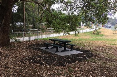 Turrumburra Park picnic table